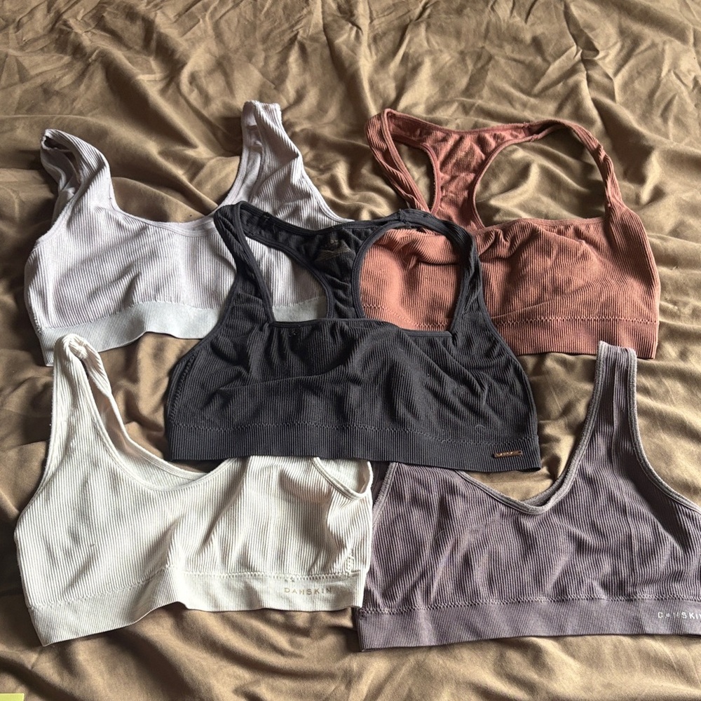 Dandkin Set of 5 Ribbed Sports Bras